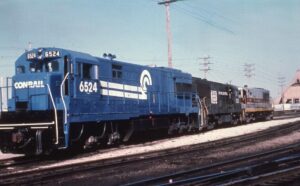 Conrail | Cleveland, Ohio | GE U28C #6524 + 2 diesel-electric locomotives | October 13, 1978 | Bill Volmer photograph | Mitchell E. Dakelman collection