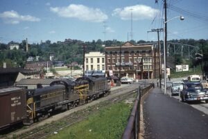 Lehigh and Hudson River Railway | Phillipsburg, New Jersey | Alco RS3 #4 and #5 | eastbound freight | May 16,1959 | Al Holtz photograph / collection