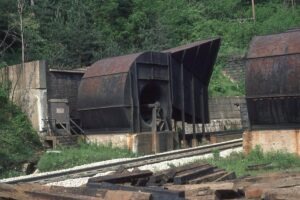 Pennsylvania Railroad | Gallitzin, Pennsylvania | Allegheny Mountain Tunnel exhaust fan | June 1976 | Paul Geiger photograph | Morning Sun Books collection