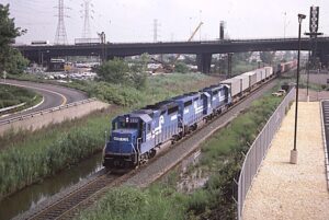 Conrail | North Bergen, New Jersey | EMD GP40-2 #3332 + 2 diesel-electric locomotives | Southbound freight | August 1986 | Frank Etzel photograph / collection