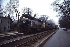 Richmond, Frederick and Potomac Railroad | Ashland, Virginia | EMD GP40 #121, GE CSXT CW40-9 #7715 + 1 diesel-electric locomotives | freight train | February 17, 1992 | Henry Bielstein photograph / collection