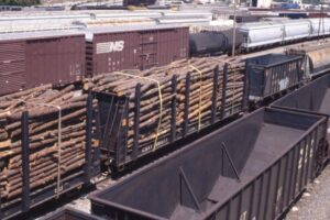 CSX Transportation | Atlanta, Georgia | Log Bunker car ?08577 | May 2000 | Dick Flock photograph / collection