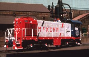 Pittsburgh and McKeesport Railroad | McKeesport, Pennsylvania | Alco S2 #1002 diesel-electric locomotive | Bicentennial scheme | June 6, 1976 | Gordon Lloyd, Jr. photograph |