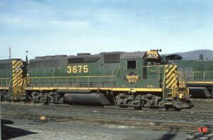 Reading Company | Rutherford, Pennsylvania | EMD GP40-2 #3675 diesel-electric locomotive | October 18, 1975 | Bill Brennan photograph | Morning Sun Books collection