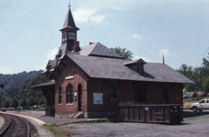 Baltimore and Ohio Railroad | Point-of-Rocks, Maryland | Passenger Station | June 26, 1996 | Dick Flock photograph / collection