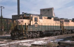 Reading Company | Rutherford, Pennsylvania | EMD GP35 #3649 diesel-electric locomotive | October 18, 1975 | Bill Brennan photograph | Morning Sun Books collection
