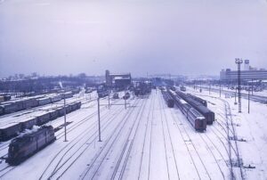 Washington Terminal | Pennsylvania Railroad | Baltimore & Ohio Railroad | Washington, D.C. | Pullman Yard and engine facility | Altoona Works GG1 electric motor | January 1954 | Bill Guyette photograph / collection